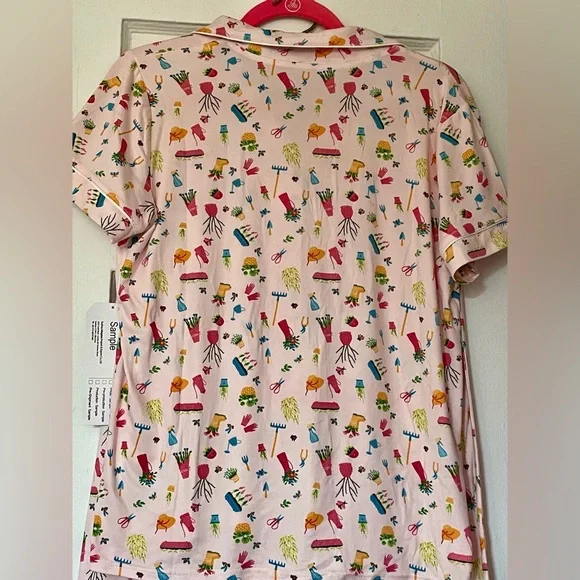 BNWT! Unbranded Sample, “the garden club” short sleeve, capri, PJs, pale pink - Picture 9 of 13
